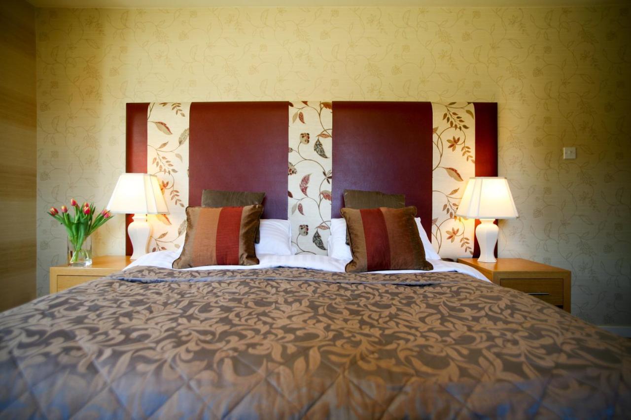 The Tomich Hotel Екстериор снимка
